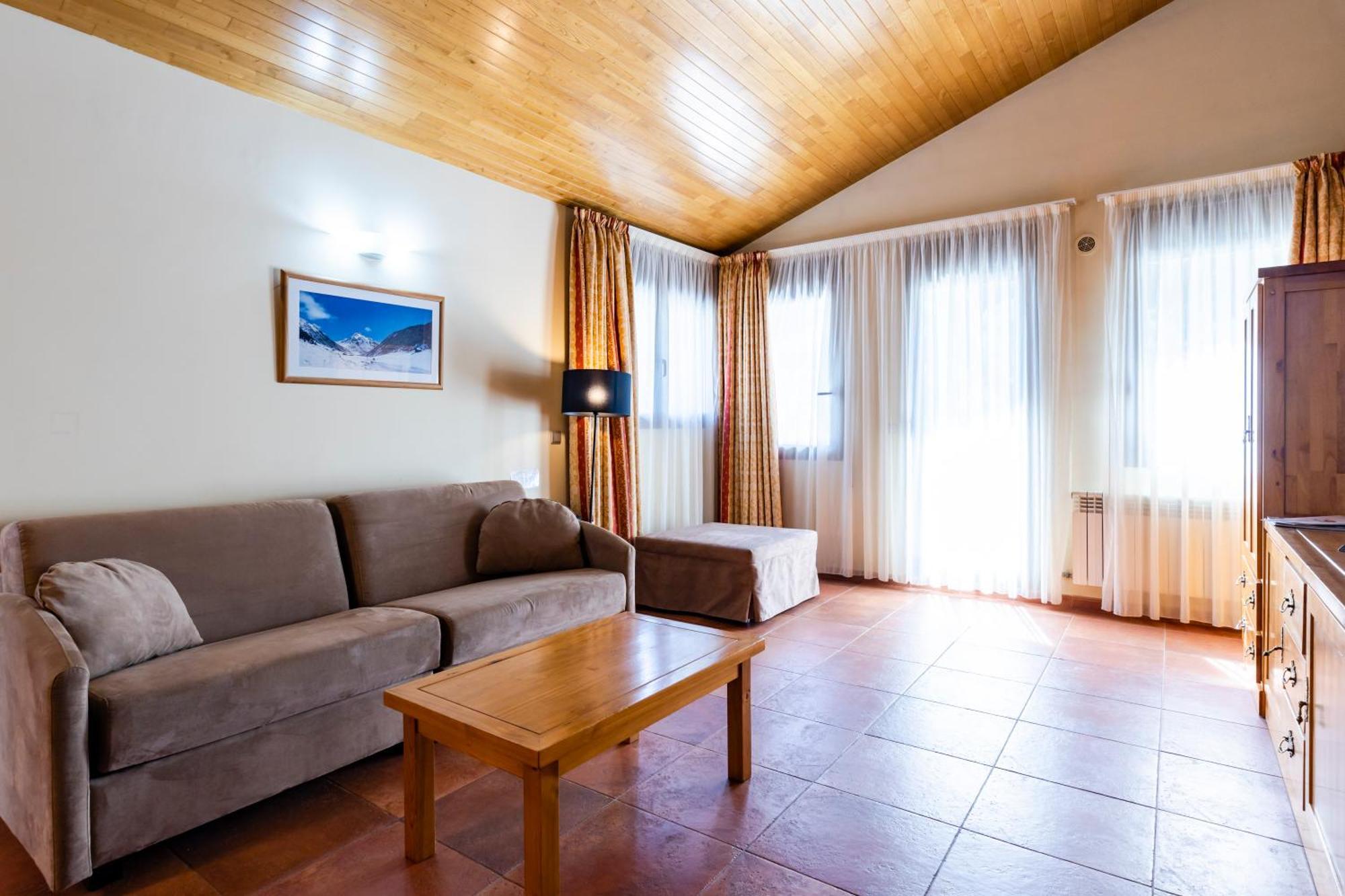 Apartaments Sant Moritz Арінсаль Екстер'єр фото