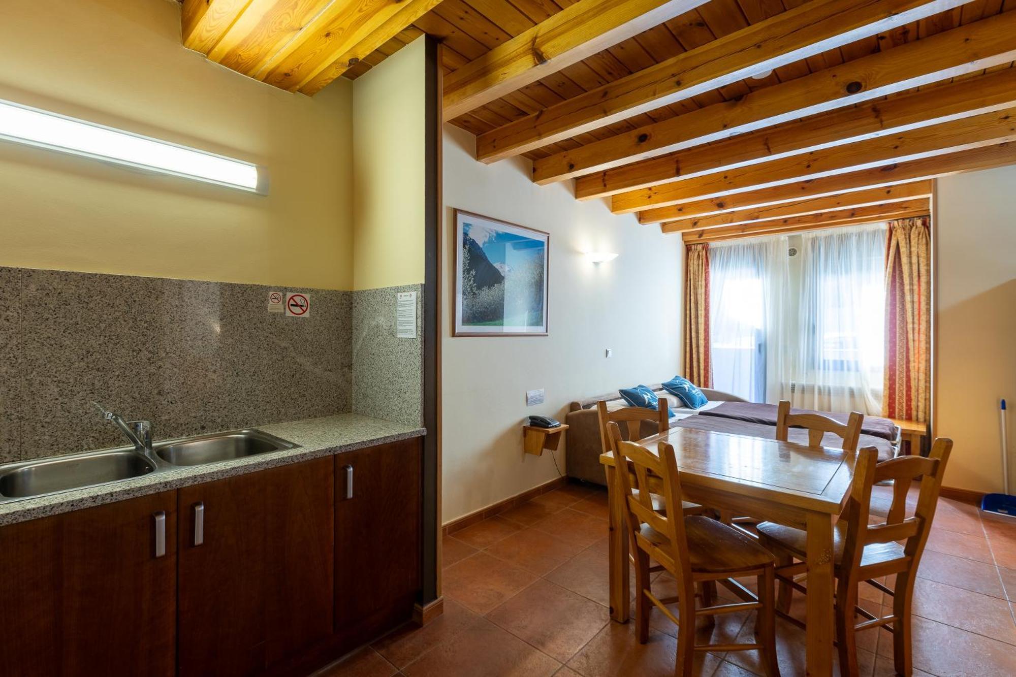 Apartaments Sant Moritz Арінсаль Екстер'єр фото